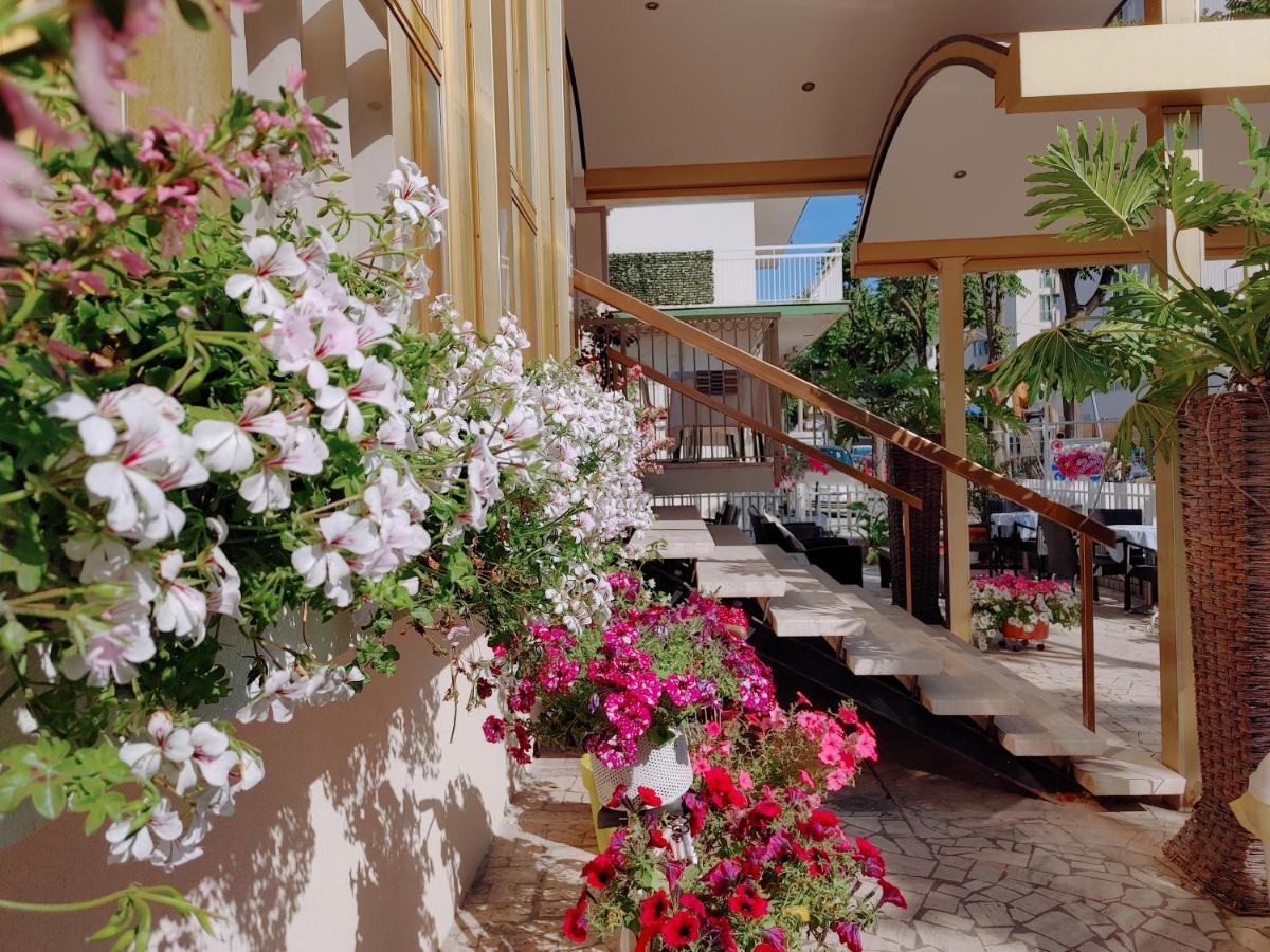 Hotel Mia Restaurant Airport Rimini Bagian luar foto